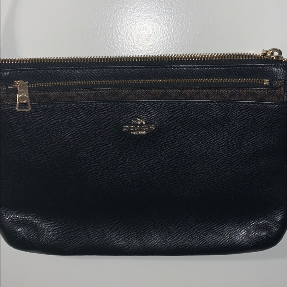 ✨🤎🖤Gently used Crossbody Coach Purse✨🤎🖤